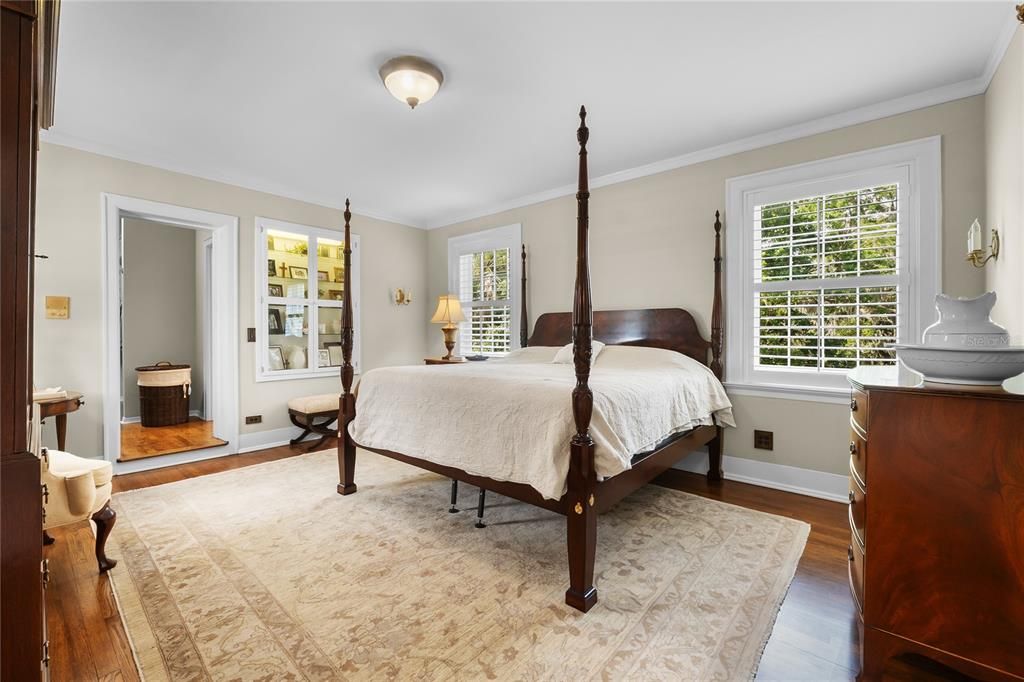 For Sale: $1,950,000 (5 beds, 4 baths, 4986 Square Feet)