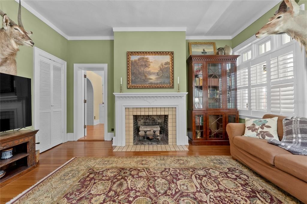 For Sale: $1,950,000 (5 beds, 4 baths, 4986 Square Feet)