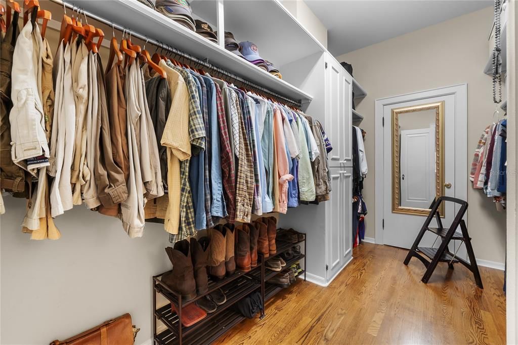 For Sale: $1,950,000 (5 beds, 4 baths, 4986 Square Feet)