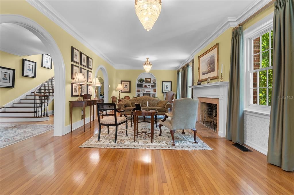 For Sale: $1,950,000 (5 beds, 4 baths, 4986 Square Feet)