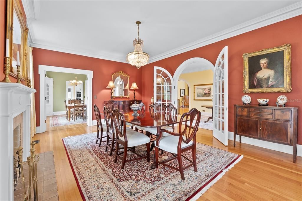 For Sale: $1,950,000 (5 beds, 4 baths, 4986 Square Feet)