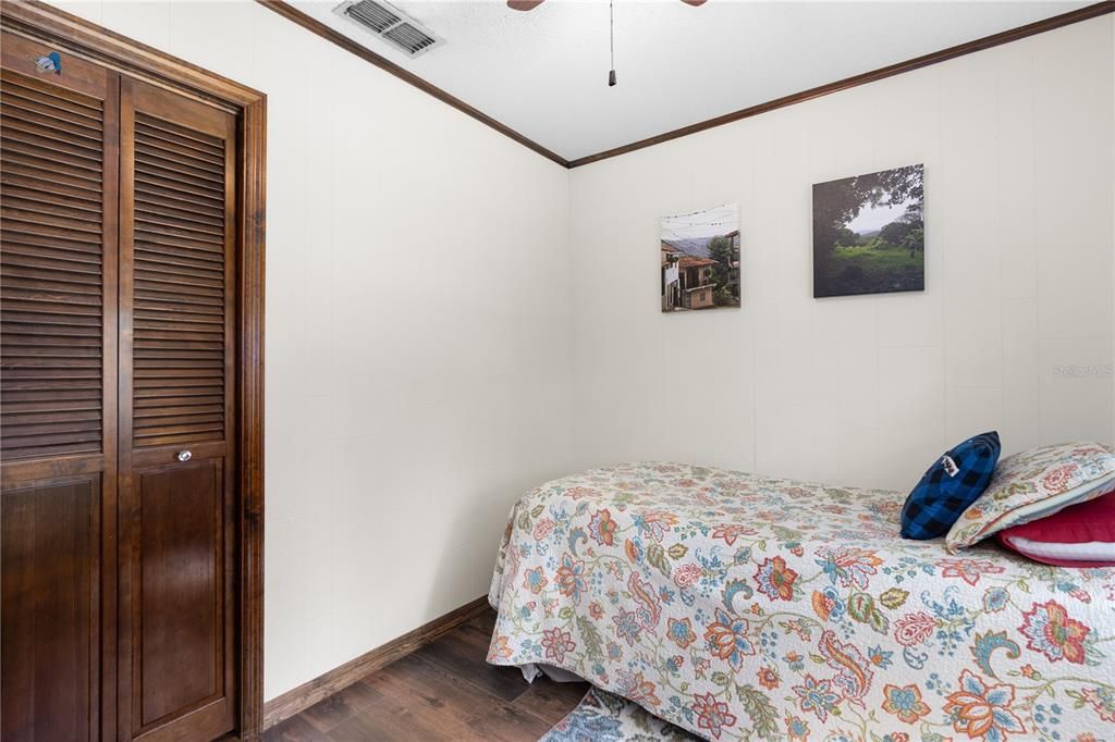 Activo con contrato: $370,331 (3 camas, 2 baños, 1986 Pies cuadrados)