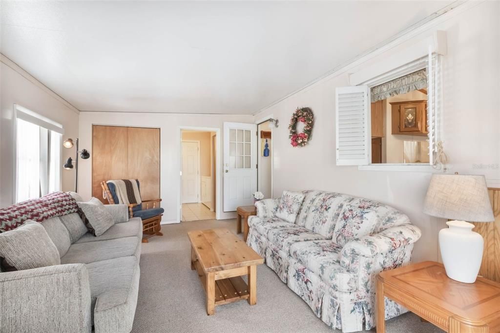 For Sale: $94,900 (2 beds, 2 baths, 805 Square Feet)