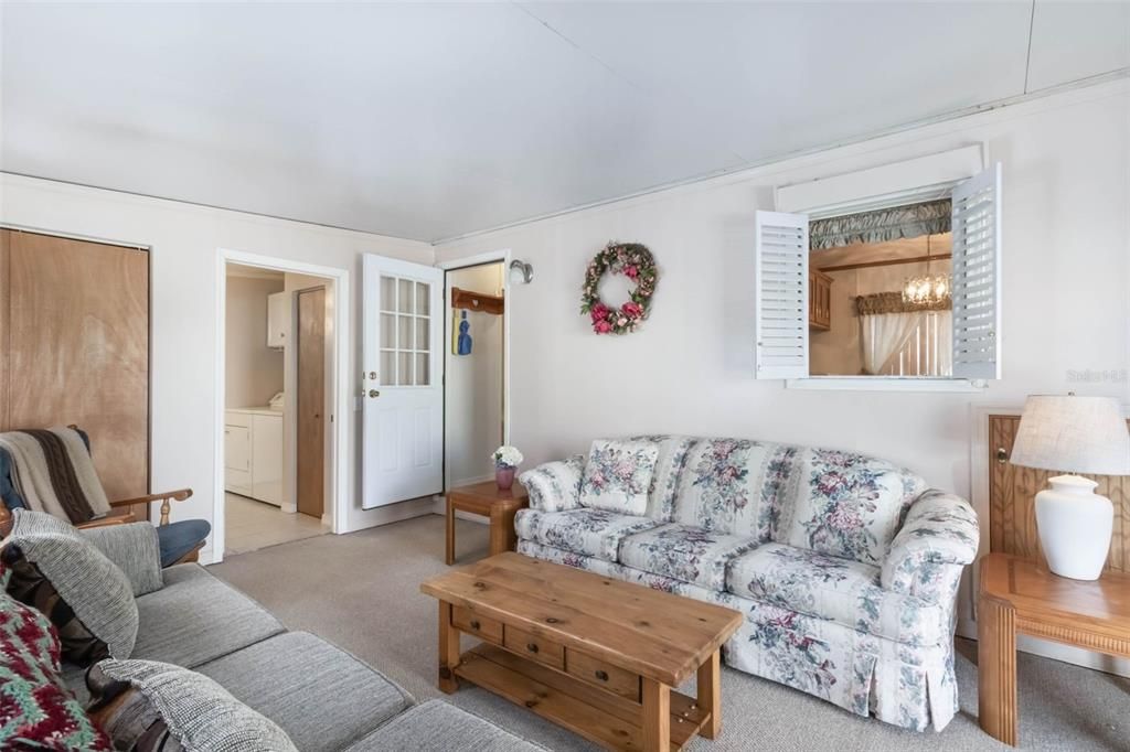 For Sale: $94,900 (2 beds, 2 baths, 805 Square Feet)