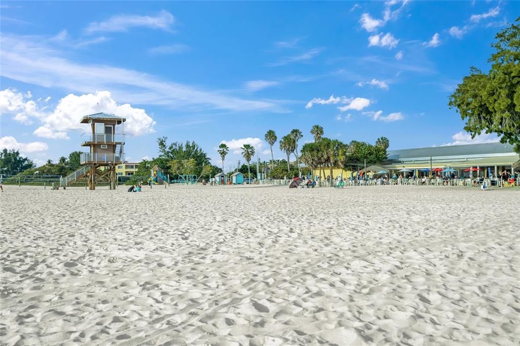 For Sale: $8,995,000 (5 beds, 6 baths, 5332 Square Feet)