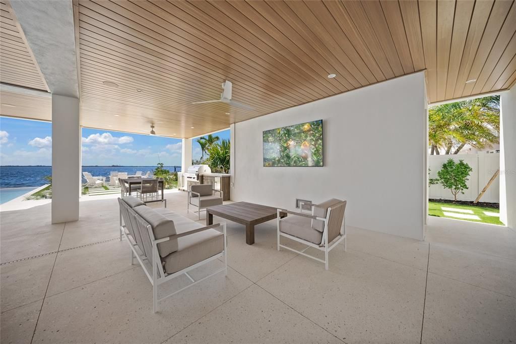 For Sale: $8,995,000 (5 beds, 6 baths, 5332 Square Feet)