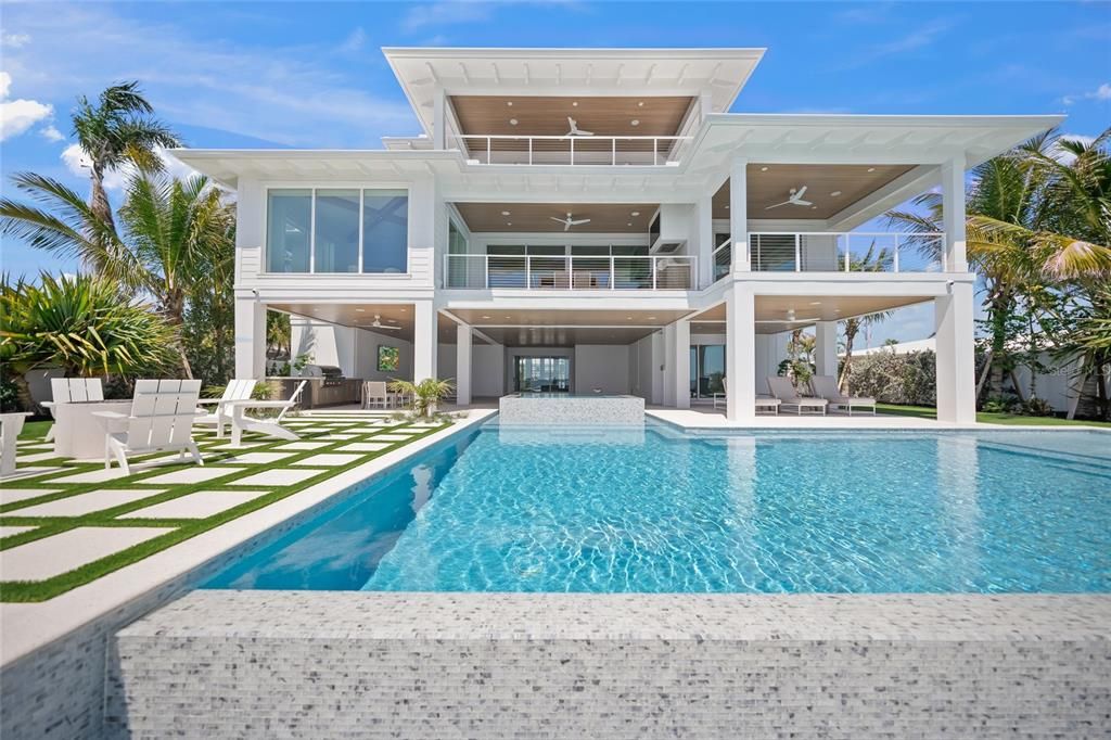 For Sale: $8,995,000 (5 beds, 6 baths, 5332 Square Feet)