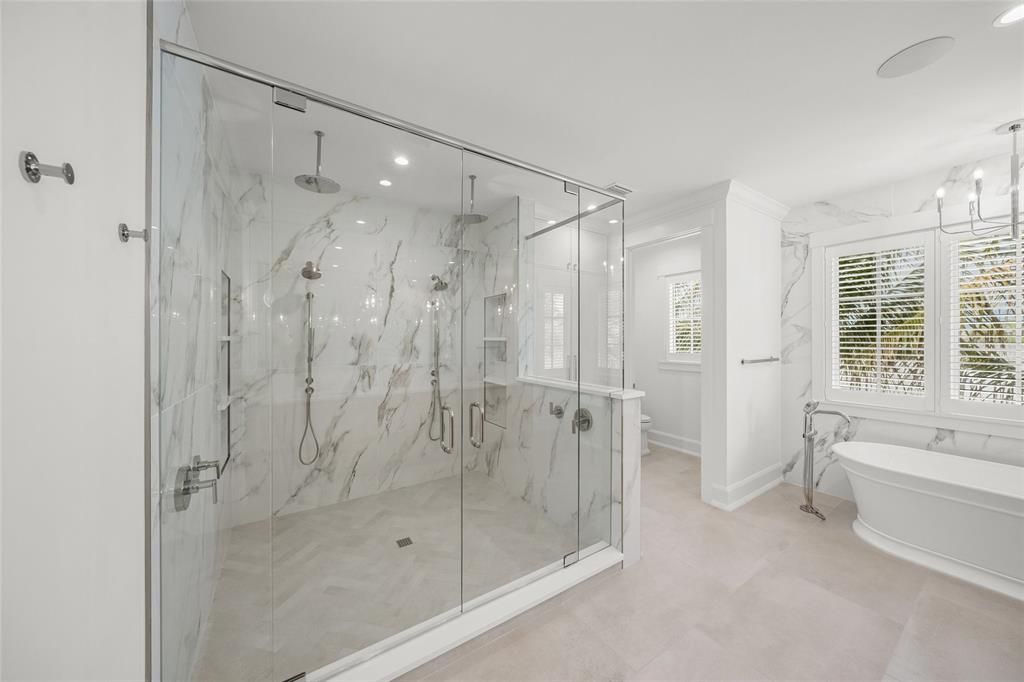 For Sale: $8,995,000 (5 beds, 6 baths, 5332 Square Feet)