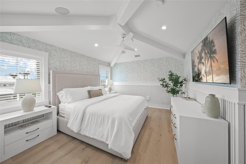 For Sale: $8,995,000 (5 beds, 6 baths, 5332 Square Feet)