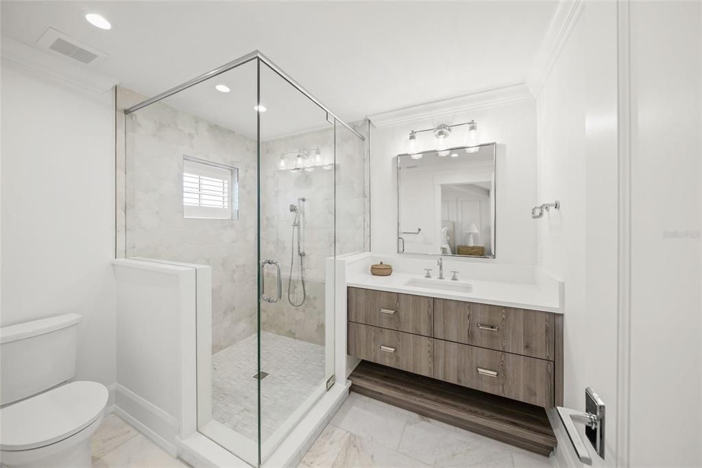 For Sale: $8,995,000 (5 beds, 6 baths, 5332 Square Feet)