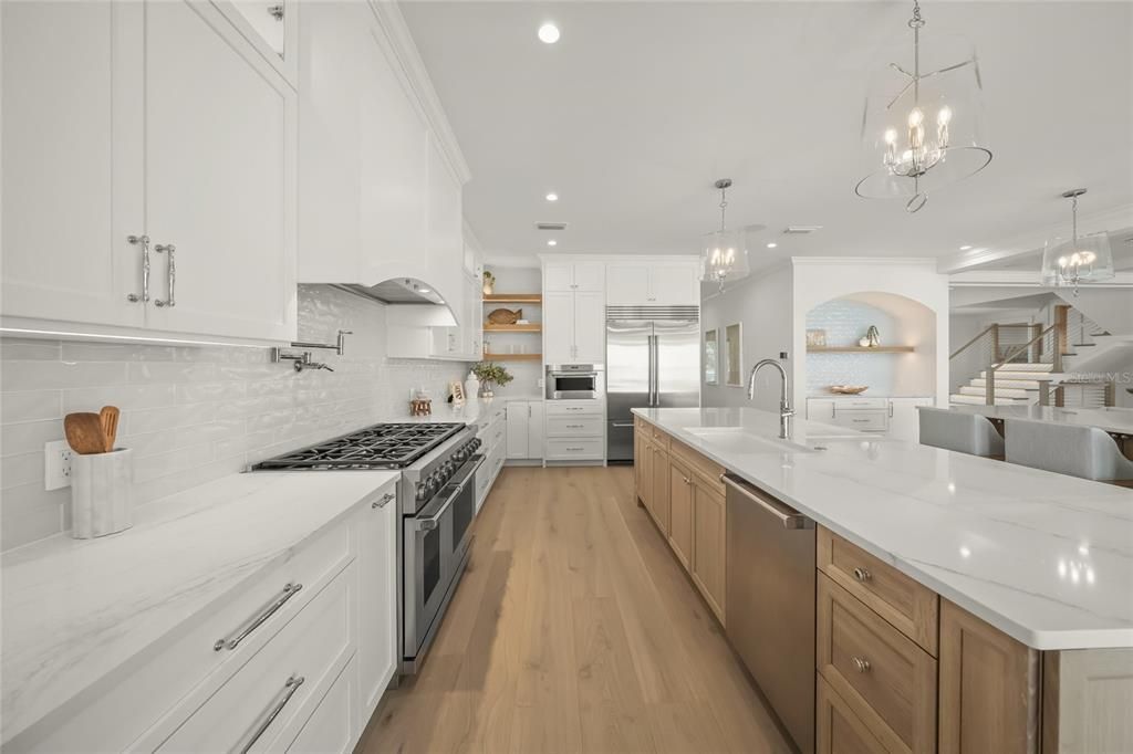 For Sale: $8,995,000 (5 beds, 6 baths, 5332 Square Feet)