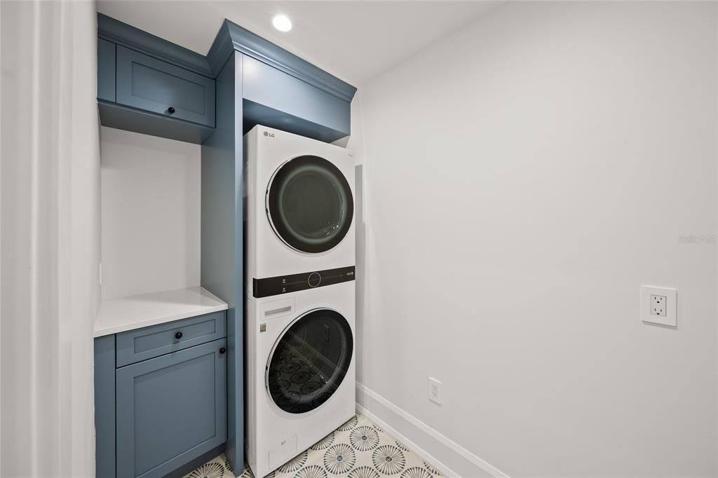 For Sale: $8,995,000 (5 beds, 6 baths, 5332 Square Feet)