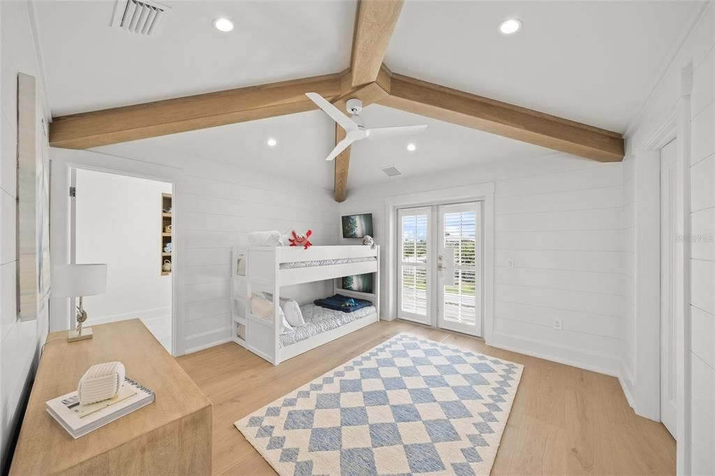 For Sale: $8,995,000 (5 beds, 6 baths, 5332 Square Feet)