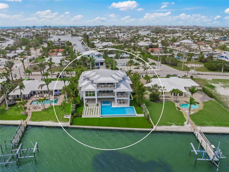 For Sale: $8,995,000 (5 beds, 6 baths, 5332 Square Feet)