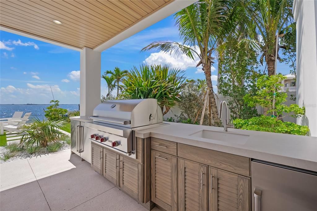 For Sale: $8,995,000 (5 beds, 6 baths, 5332 Square Feet)