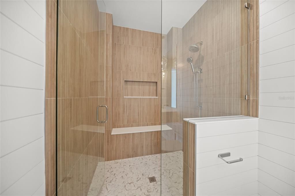 For Sale: $8,995,000 (5 beds, 6 baths, 5332 Square Feet)