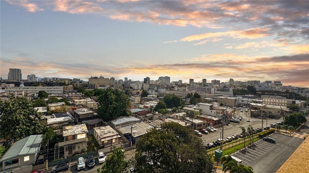 合同活跃: $155,000 (3 贝兹, 1 浴室, 1066 平方英尺)