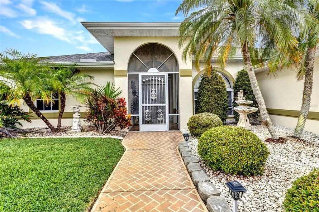 En Venta: $434,900 (3 camas, 2 baños, 2072 Pies cuadrados)