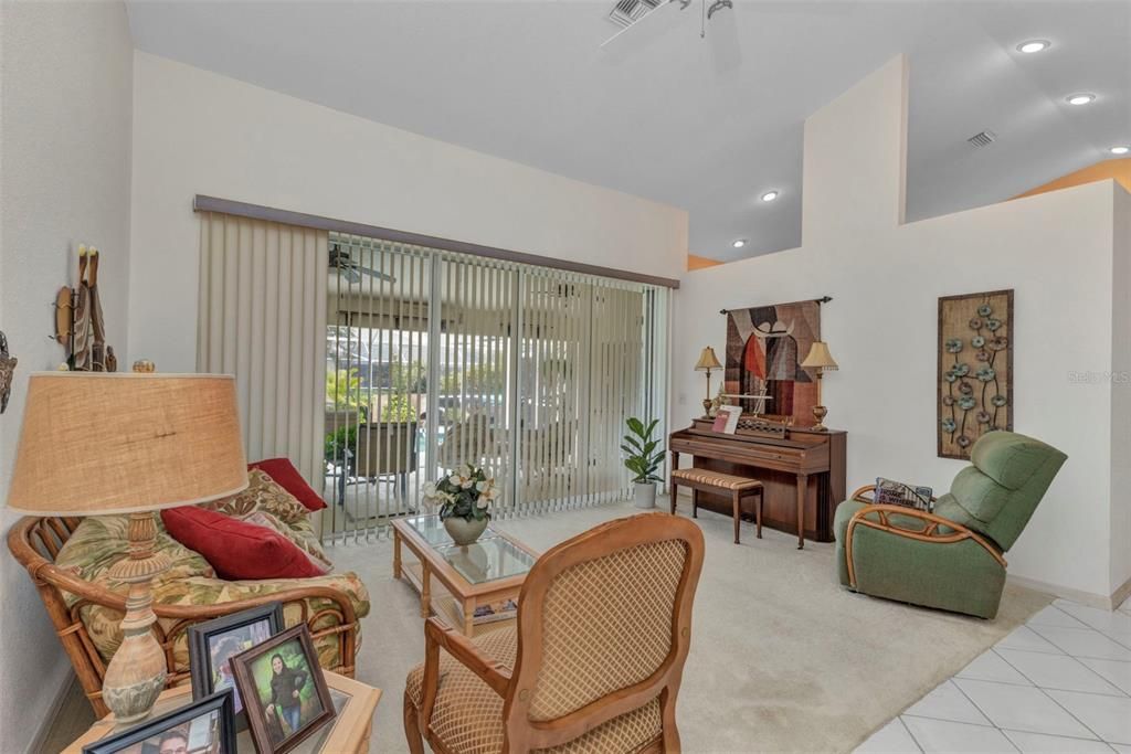 En Venta: $434,900 (3 camas, 2 baños, 2072 Pies cuadrados)