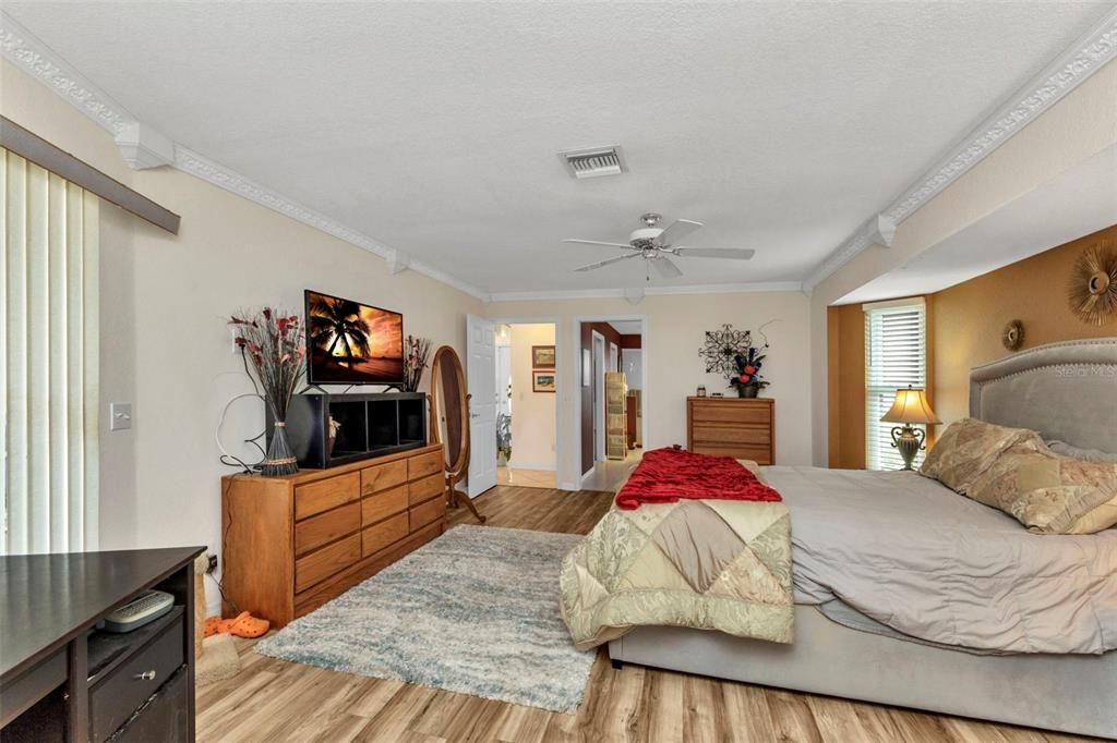 En Venta: $434,900 (3 camas, 2 baños, 2072 Pies cuadrados)