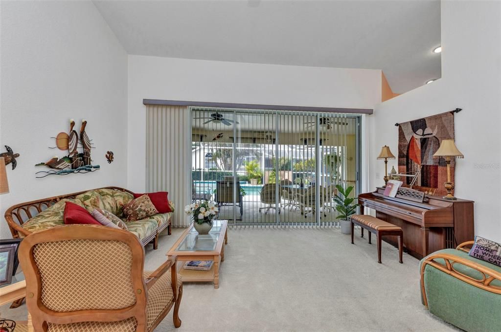 En Venta: $434,900 (3 camas, 2 baños, 2072 Pies cuadrados)