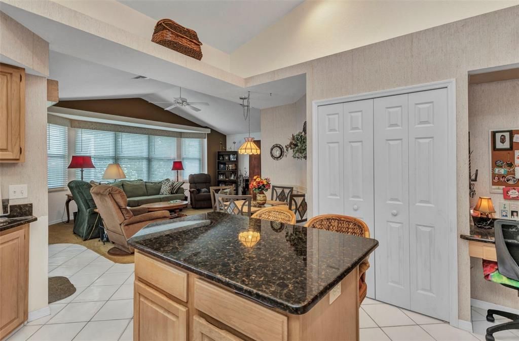 En Venta: $434,900 (3 camas, 2 baños, 2072 Pies cuadrados)