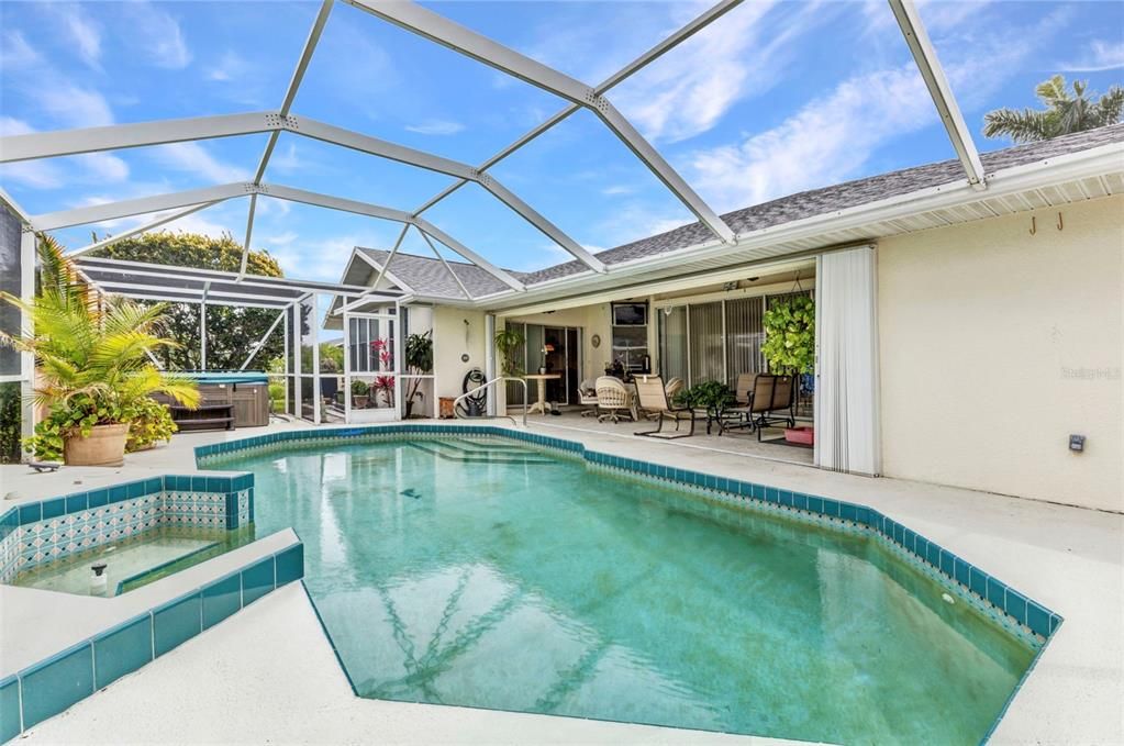 En Venta: $434,900 (3 camas, 2 baños, 2072 Pies cuadrados)