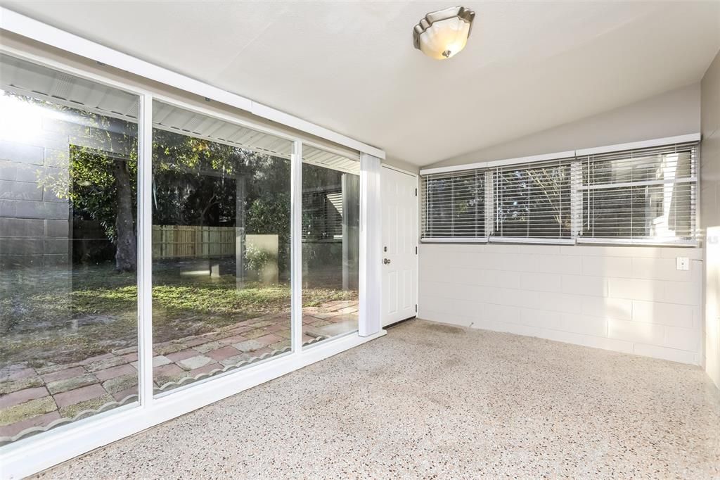 For Rent: $1,925 (3 beds, 1 baths, 1192 Square Feet)