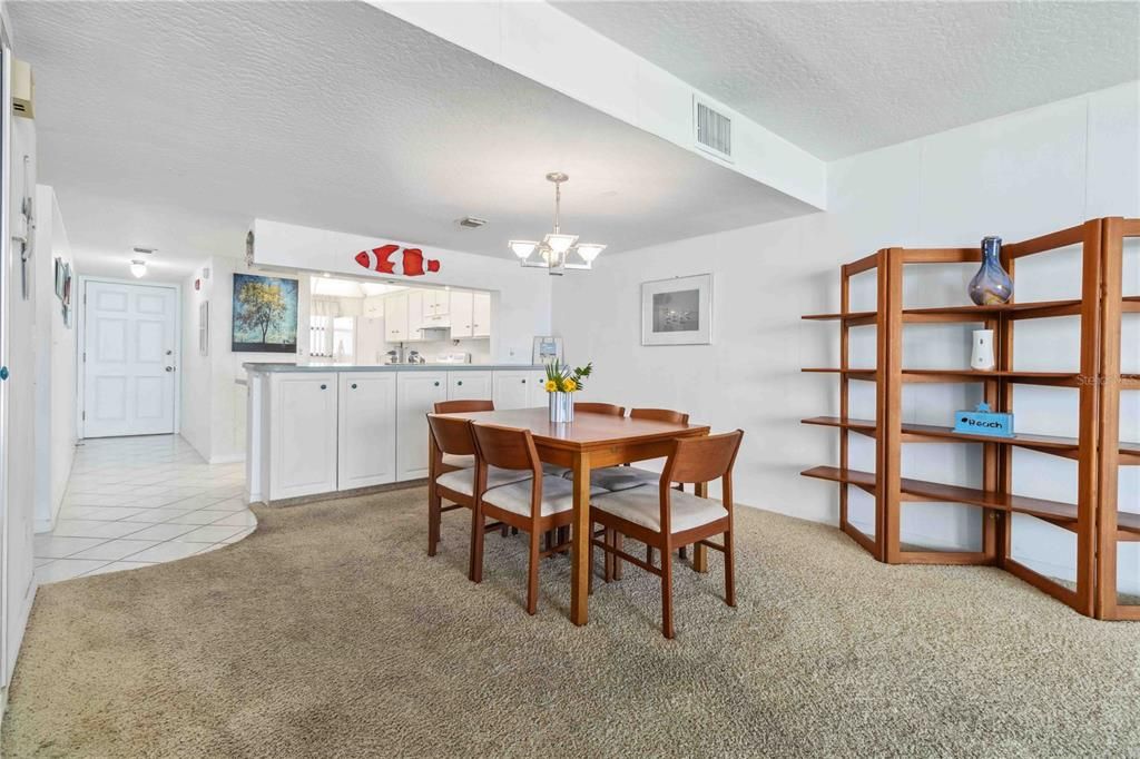 For Sale: $575,000 (2 beds, 2 baths, 1374 Square Feet)