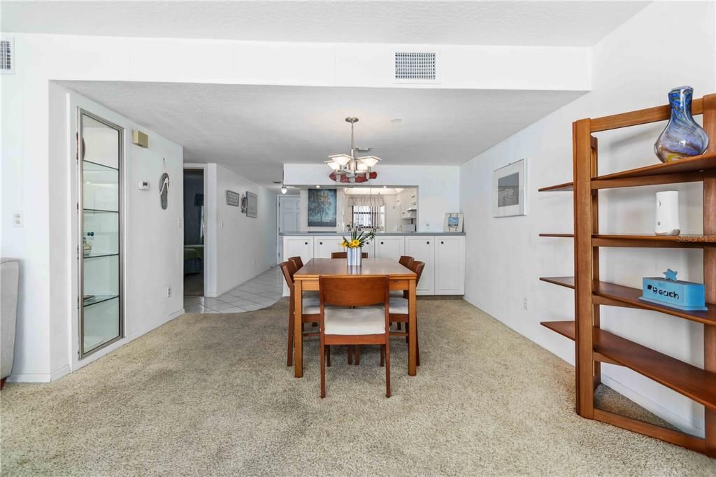 For Sale: $575,000 (2 beds, 2 baths, 1374 Square Feet)