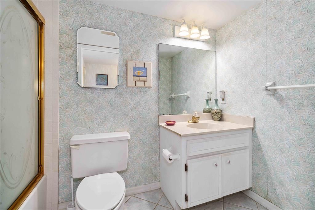 For Sale: $575,000 (2 beds, 2 baths, 1374 Square Feet)