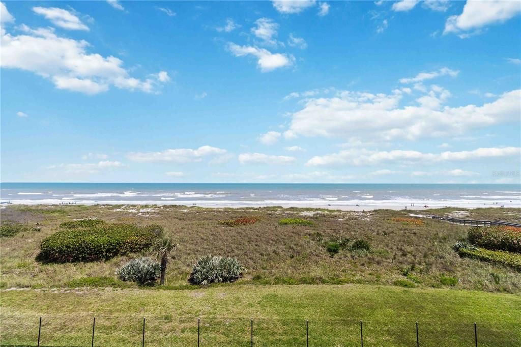 For Sale: $575,000 (2 beds, 2 baths, 1374 Square Feet)