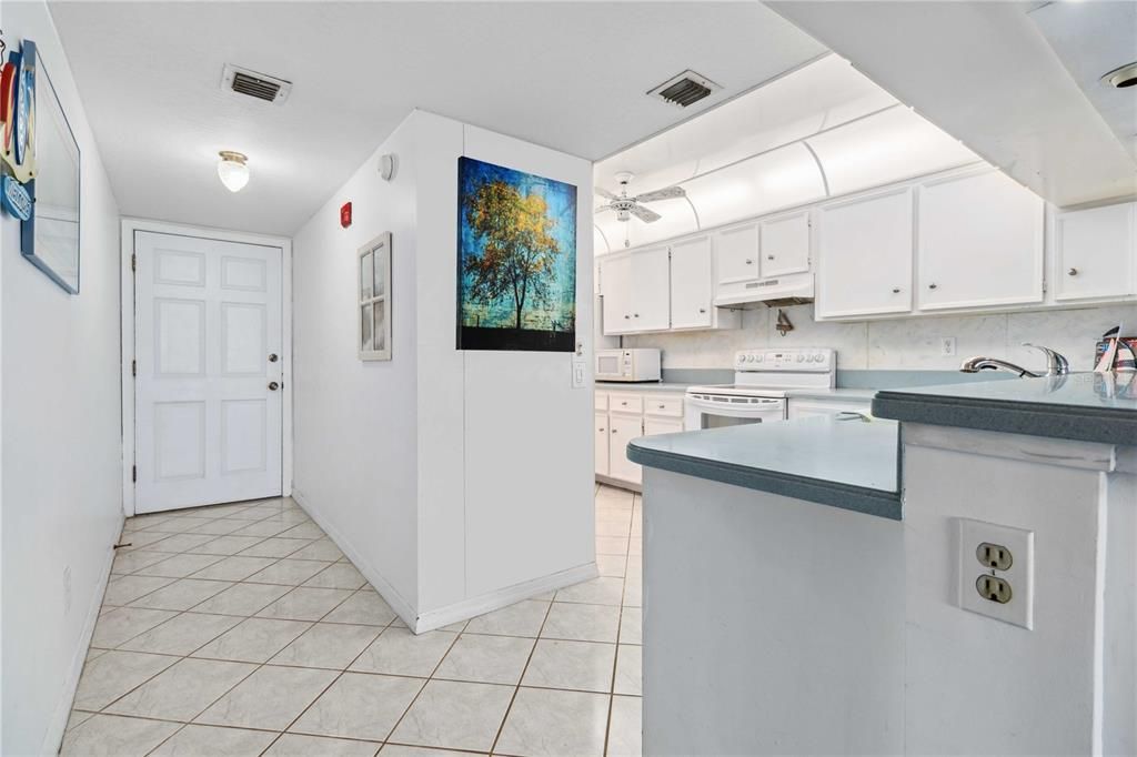 For Sale: $575,000 (2 beds, 2 baths, 1374 Square Feet)