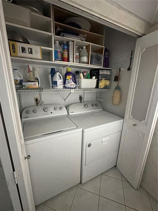 For Sale: $575,000 (2 beds, 2 baths, 1374 Square Feet)