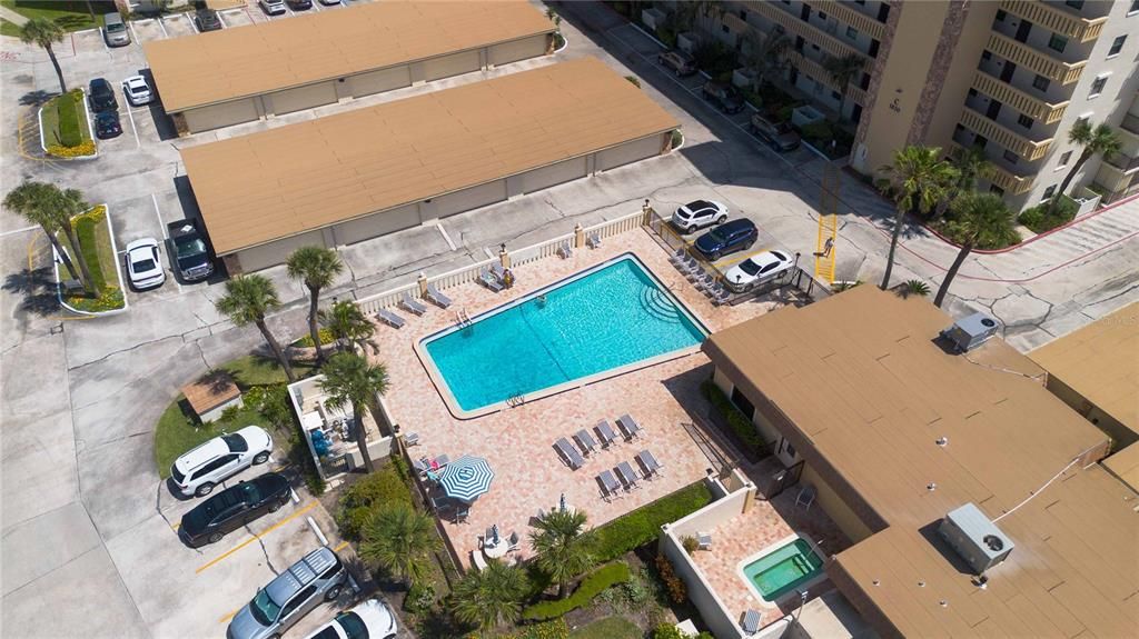 For Sale: $575,000 (2 beds, 2 baths, 1374 Square Feet)