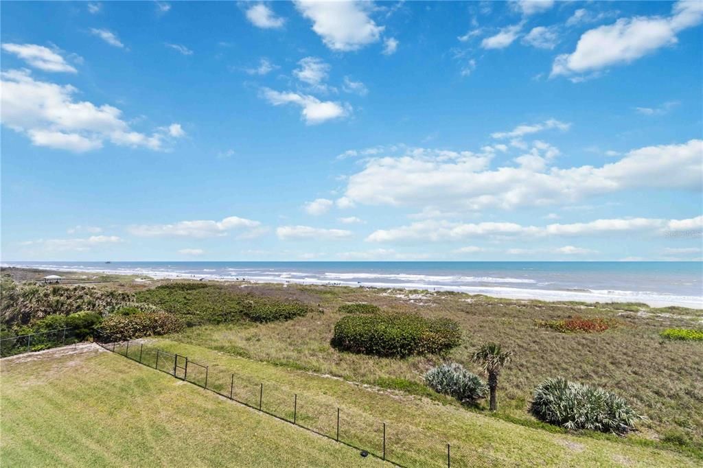 For Sale: $575,000 (2 beds, 2 baths, 1374 Square Feet)