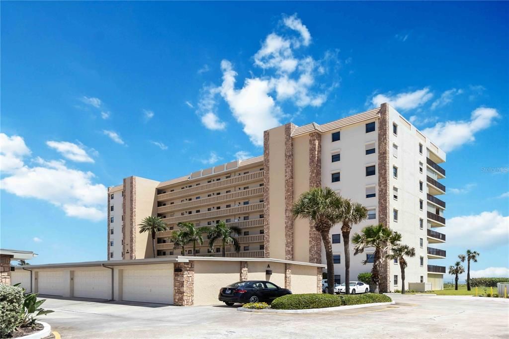 For Sale: $575,000 (2 beds, 2 baths, 1374 Square Feet)