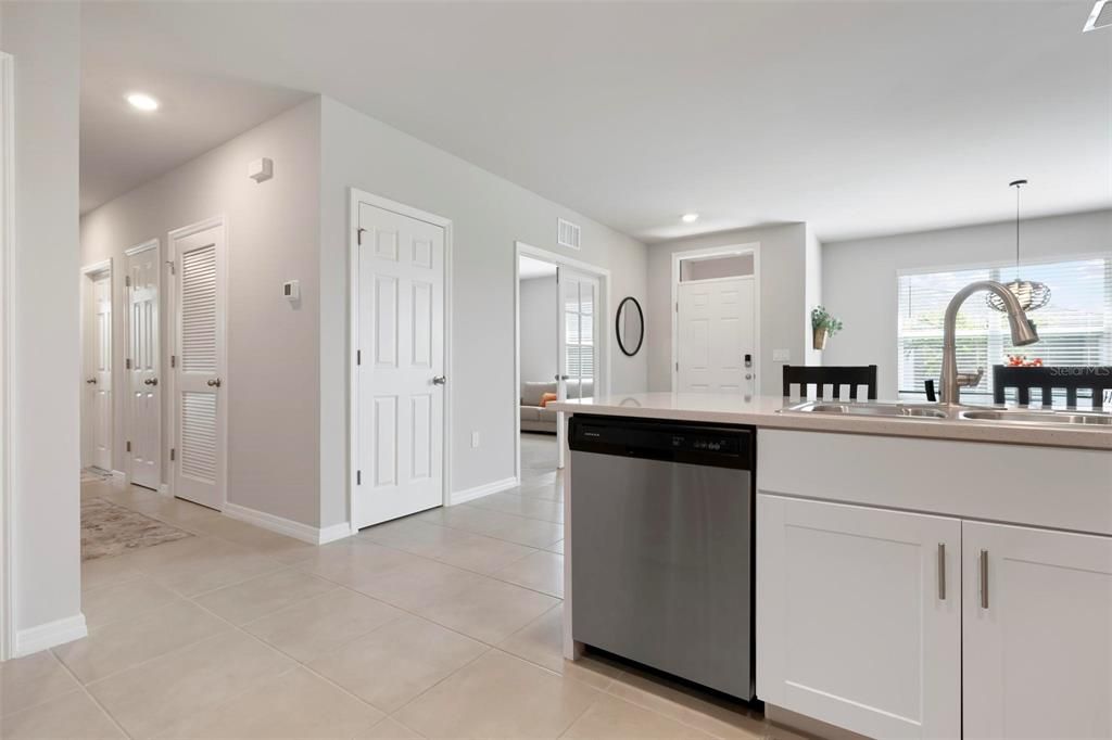 Activo con contrato: $255,000 (2 camas, 2 baños, 1516 Pies cuadrados)