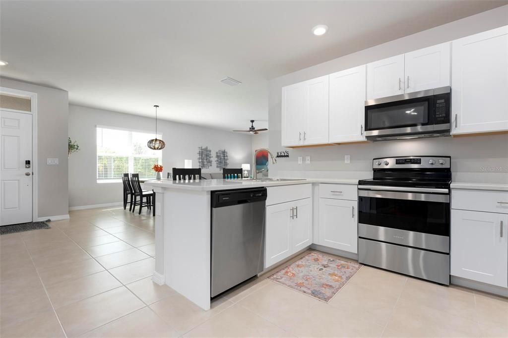 Activo con contrato: $255,000 (2 camas, 2 baños, 1516 Pies cuadrados)