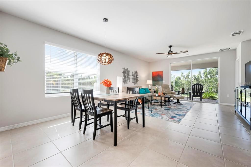 Activo con contrato: $255,000 (2 camas, 2 baños, 1516 Pies cuadrados)