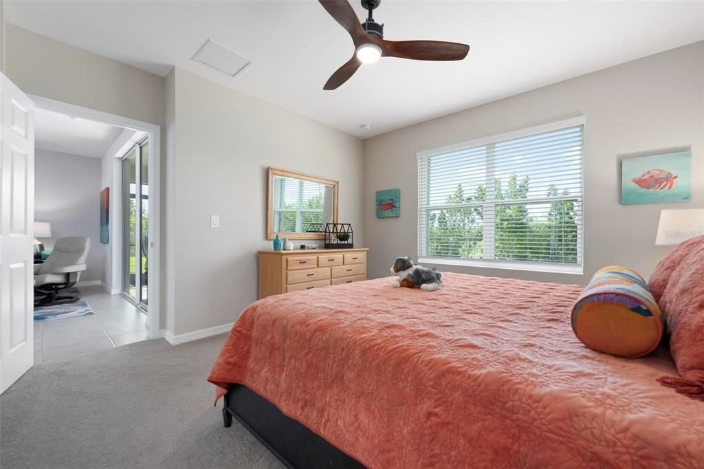 Activo con contrato: $255,000 (2 camas, 2 baños, 1516 Pies cuadrados)