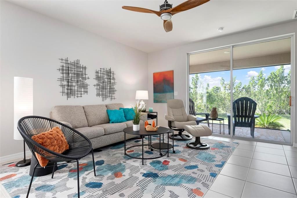 Activo con contrato: $255,000 (2 camas, 2 baños, 1516 Pies cuadrados)