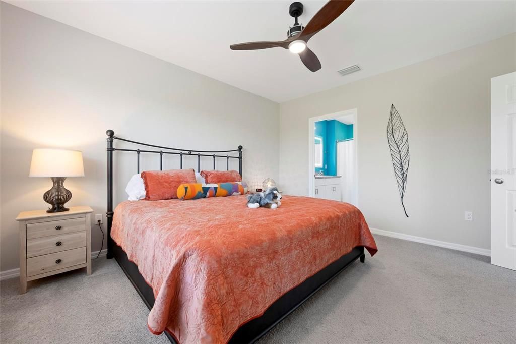 Activo con contrato: $255,000 (2 camas, 2 baños, 1516 Pies cuadrados)