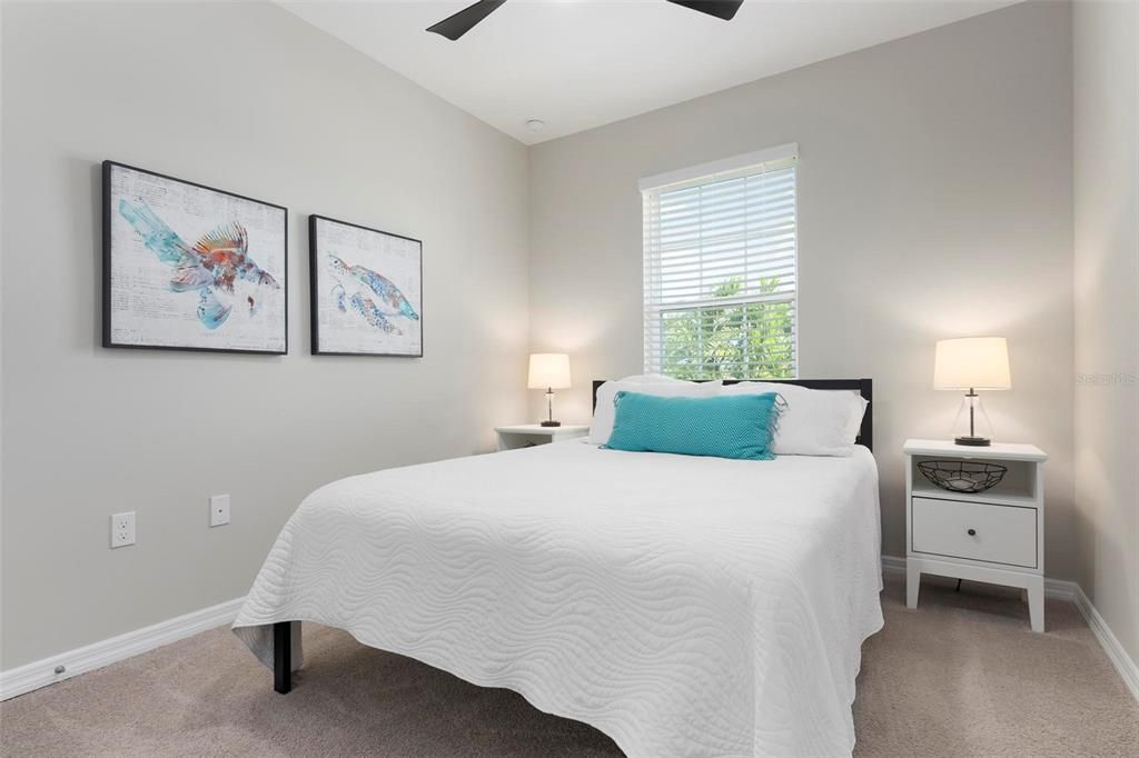 Activo con contrato: $255,000 (2 camas, 2 baños, 1516 Pies cuadrados)