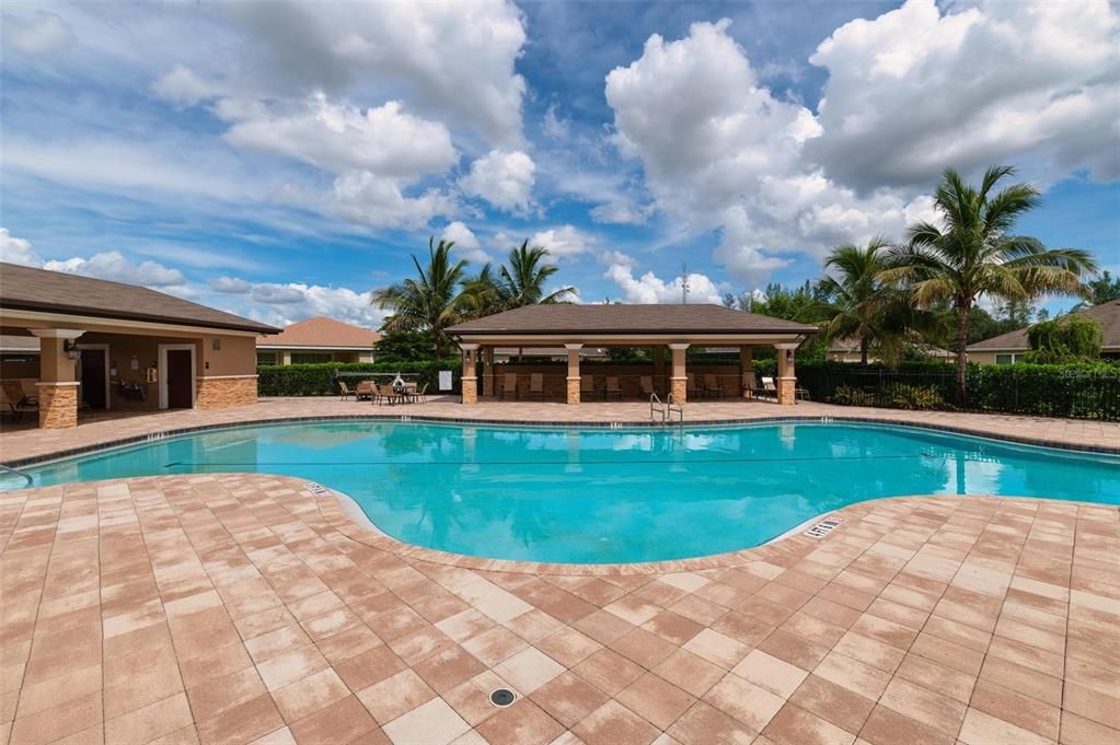 Activo con contrato: $255,000 (2 camas, 2 baños, 1516 Pies cuadrados)