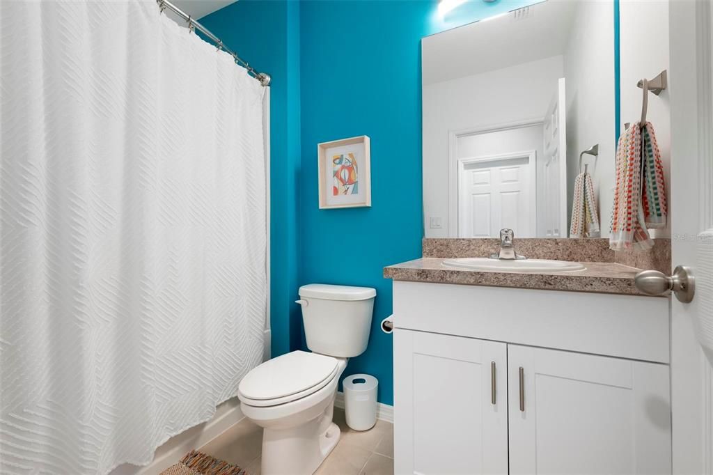 Activo con contrato: $255,000 (2 camas, 2 baños, 1516 Pies cuadrados)