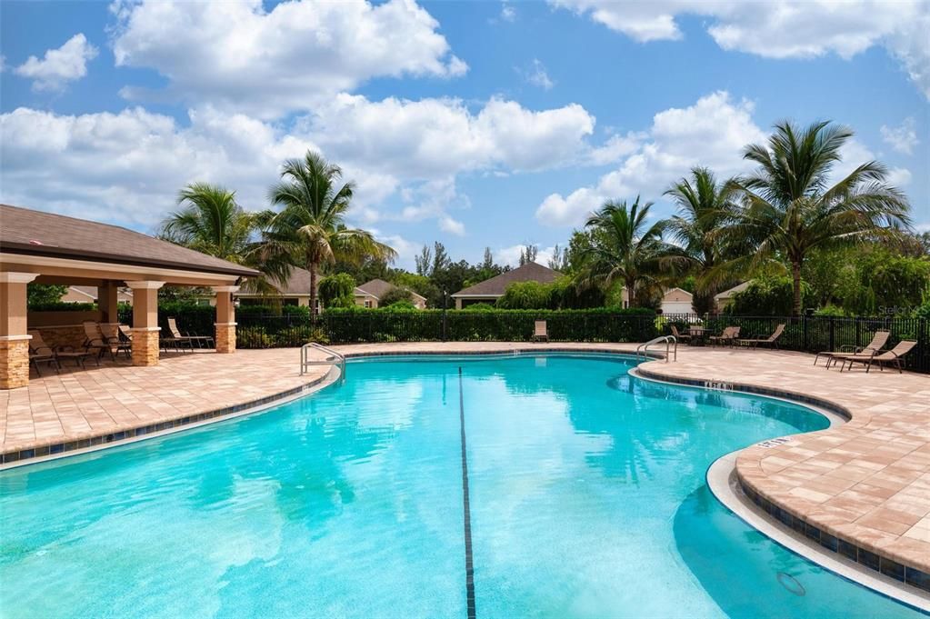 Activo con contrato: $255,000 (2 camas, 2 baños, 1516 Pies cuadrados)