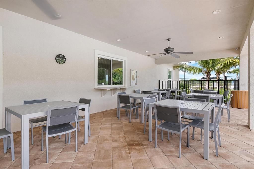 Activo con contrato: $255,000 (2 camas, 2 baños, 1516 Pies cuadrados)