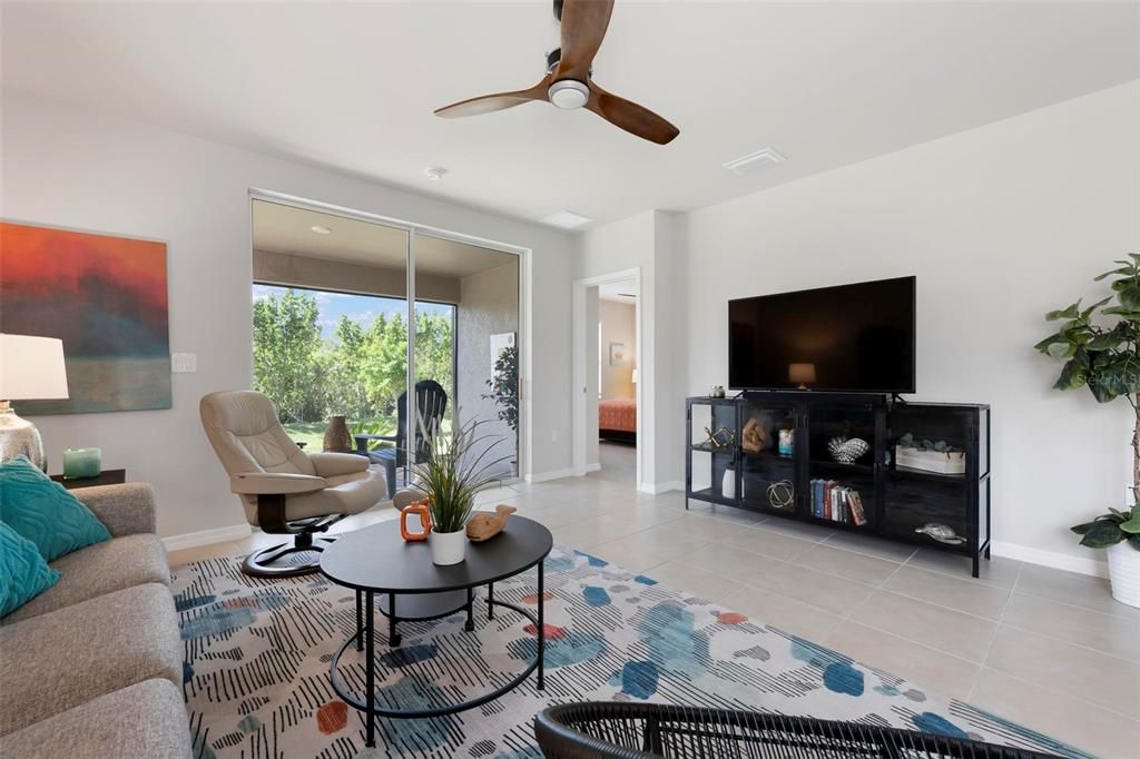 Activo con contrato: $255,000 (2 camas, 2 baños, 1516 Pies cuadrados)