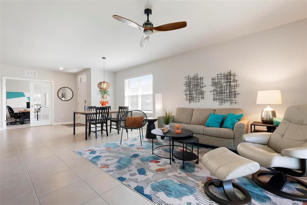 Activo con contrato: $255,000 (2 camas, 2 baños, 1516 Pies cuadrados)